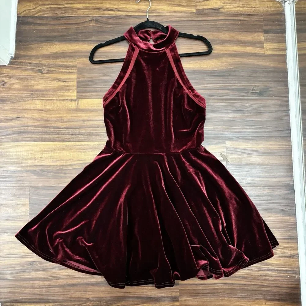 NWT Silence + Noise Sz Medium Maroon Red Velvet Mesh Insert Mini Dress Party - Picture 2 of 6